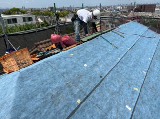屋根カバー　東大阪　防水紙敷設