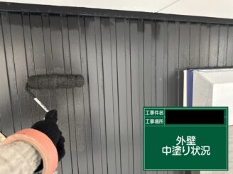 外壁塗装 大阪市 中塗り施工中