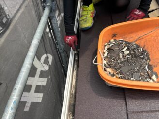 屋根葺き替え 東大阪 軒樋清掃