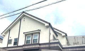 外壁　ニュートラルホワイト　ヤララブラウン　東大阪
