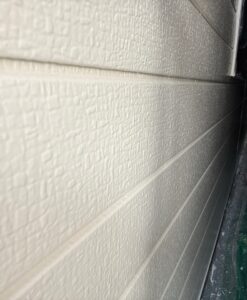 外壁　ブロークンホワイト　東大阪市