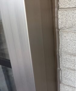 サッシ廻りのシーリング