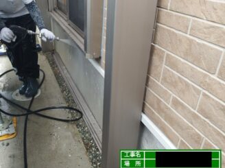 大東市 外壁塗装 高圧洗浄中5